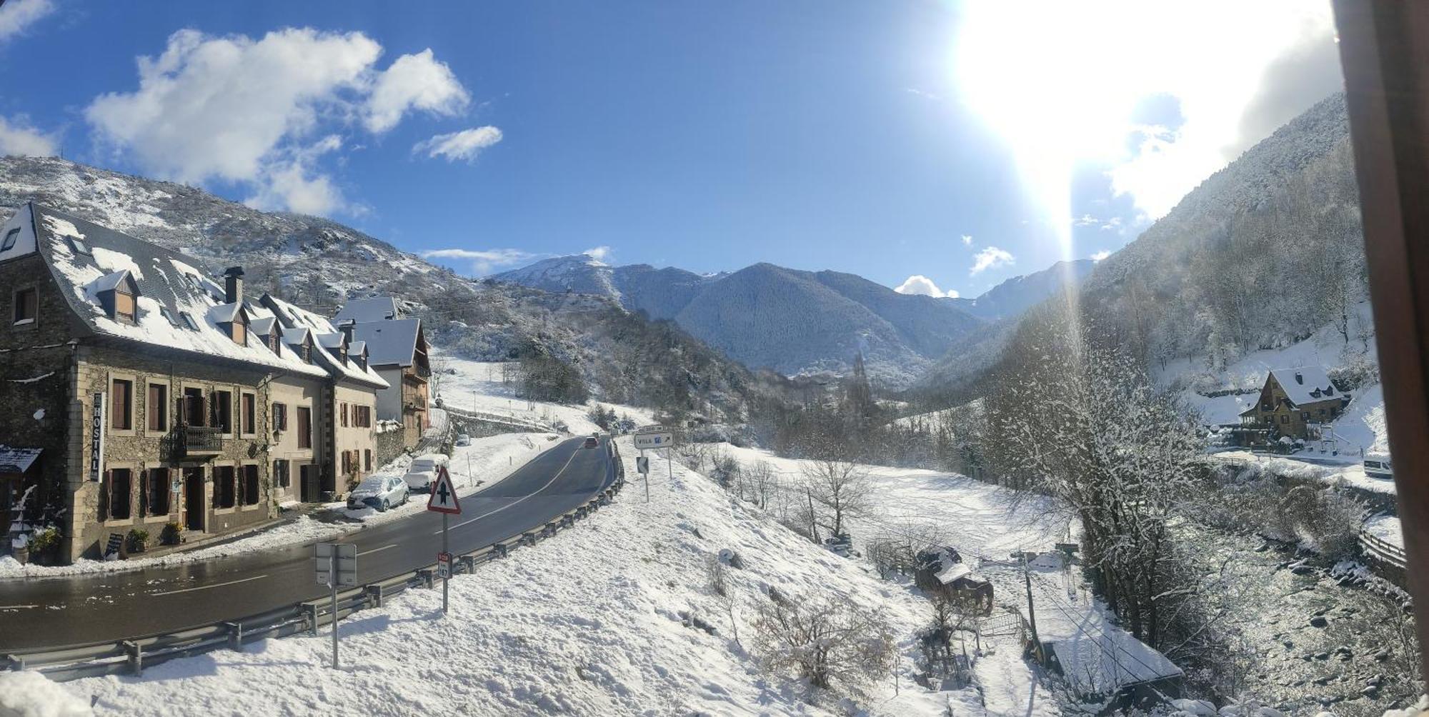 Alojamiento Rural Ostau Era Nheuada Aubert Bagian luar foto